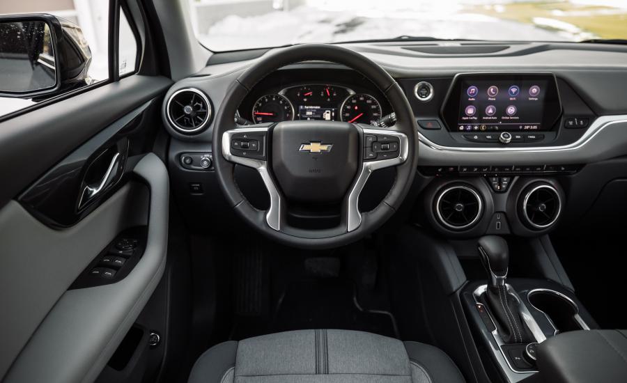 Торпедо Chevrolet Blazer 2018 года  (фото 5 из 20)